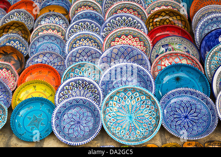 Traditional plates souvenir in tunisia hi-res stock photography and images  - Alamy