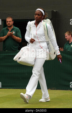 Wimbledon, London, UK. 02nd July, 2013. Day Eight of the The Wimbledon Tennis Championships 2013 held at The All England Lawn Tennis and Croquet Club, London, England, UK. Sloane Stephens ( USA) against Marion Bartolii( FRA ) Credit:  Action Plus Sports Images/Alamy Live News Stock Photo