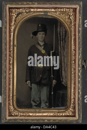 [Unidentified soldier in Union infantry uniform and Hardee hat, with bayoneted musket] (LOC) Stock Photo