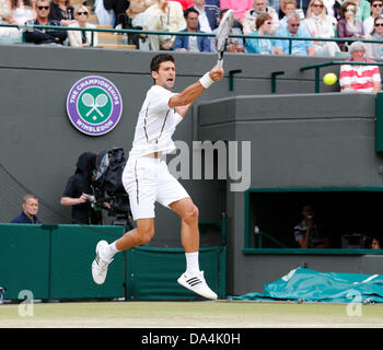 Wimbledon, London, UK. 3rd July, 2013. Day Nine of the The Wimbledon Tennis Championships 2013 held at The All England Lawn Tennis and Croquet Club, London, England, UK. Novak Djokvic ( SRB ) against Thomas Bardych( CZE ) Credit:  Action Plus Sports Images/Alamy Live News Stock Photo