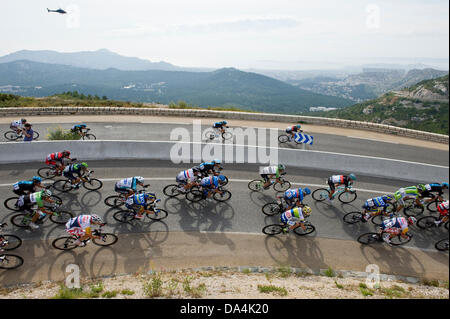 Marseille, France. 03rd July, 2013. The Peloton descend the Col de la Gineste with Marseille as a back drop during stage 5 of the Tour De France Cagnes-sur-Mer to Marseille. Credit:  Action Plus Sports/Alamy Live News Stock Photo