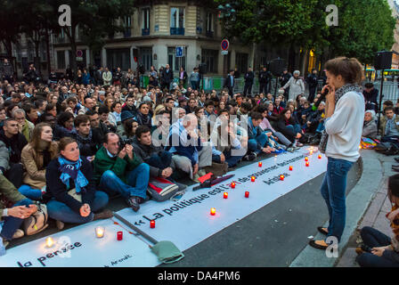 Pa-ris, France. Crowd Sitting on street, Far Right, Conservative Group 'Les Vielleurs' Demonstration Anti Gay Marriage, Occupy, Front Of CIty Ha-ll Public Speaker, religious meeting Stock Photo
