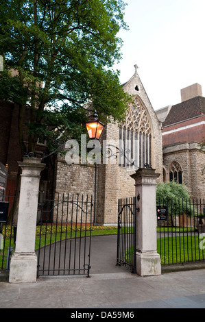 Farm Street Church, Jesuit Church of Immaculate Conception and Mount Street Gardens, Mayfair, London W1, UK Stock Photo