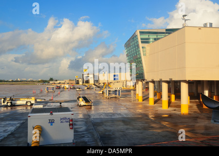 Airport terminal Stock Photo