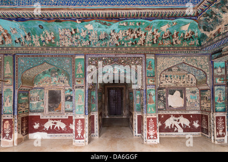 Wall paintings or frescoes painted with natural colours from the Bundikalam school of painting, Chitrashala or Pavilion of the Stock Photo