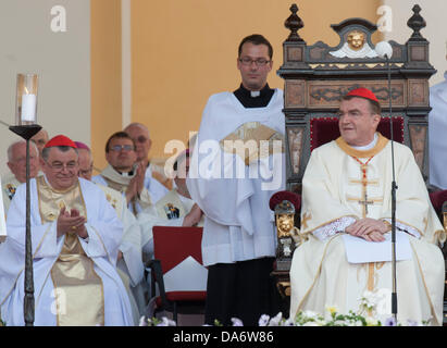 Prague, Czech Republic. 5th July, 2013. Papal legate and Archbishop of Zagreb Josip Bozanic, center, serves a traditional Holy Mass attended by thousands of pilgrims celebrating the 1150th anniversary of the arrival of Cyril and Methodius, Christian missionaries from the 9th century, during the Days of Good Will People in Velehrad, some 250 kilometers south-east of Prague, Czech Republic, on Saturday, July 5, 2013. Credit:  Zdenek Nemec/17�Թ����� Live News/CTK Photo/17�Թ����� Live News Stock Photo