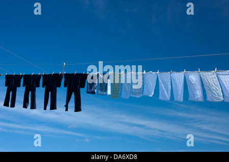 AMISH CLOTHES HANGING ON OUTDOOR WASHING LINE SMICKSBURG INDIANA COUNTY PENNSYLVANIA USA Stock Photo