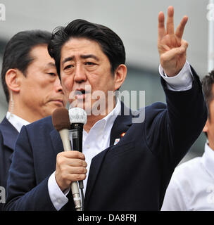 July 4, 2013, Tokyo, Japan : Japanese Prime Minister Shinzo Abe delivers a speech during a upper house election campaign rally in Tokyo, Japan, on July 4, 2013. (Photo by AFLO) Stock Photo