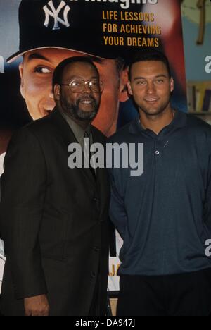 DEREK JETER 2000.k22707lcav.(Credit Image: © Laura Cavanaugh/Globe  Photos/ZUMAPRESS.com Stock Photo - Alamy