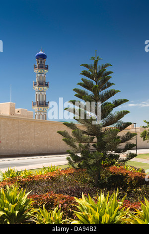 Oman, Dhofar, Salalah, Sultan Quaboos bin Said’s Al Husin Royal Palace, royal mosque minaret Stock Photo