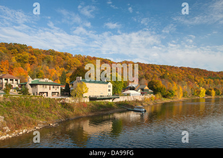 FALL FOLIAGE FOXBURG VILLAGE ALLEGHENY RIVER CLARION COUNTY PENNSYLVANIA USA Stock Photo