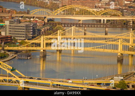 BRIDGES ALLEGHENY RIVER DOWNTOWN PITTSBURGH PENNSLVANIA USA Stock Photo