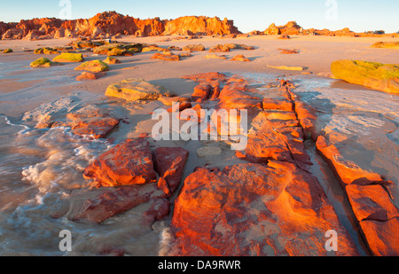 Sunset on the sandstone cliffs of Western Beach at Cape Leveque, Dampier Peninsular, Kimberley, Western Australia Stock Photo