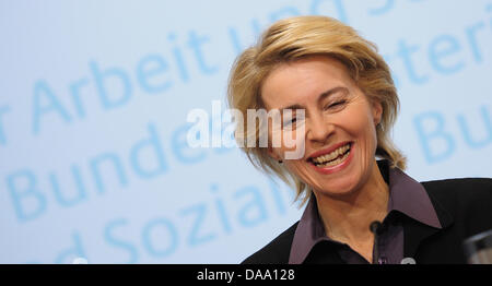 German Labour Minister ursula von der Leyen holds press conference in Berlin, Germany, 04 January 2011. The amount of unemployed persons has increased in December 2010 to 3 016 000 people; 85 000 people more than in November. Photo: Hanniba