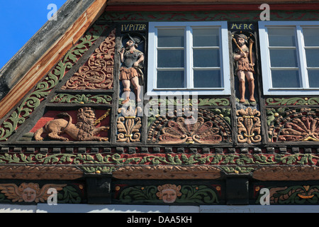 Holzschnitzereien am Planetenhaus in Lemgo, Weserbergland, Nordrhein-Westfalen Stock Photo