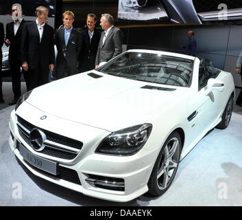 Munich, Germany. 27th Jan, 2022. The interior of a Maybach designed by  multi-talent Virgil Abloh and Gorden Wagener, Chief Design Officer Mercedes- Benz, stands in the showroom. The Mercedes-Maybach show car is part