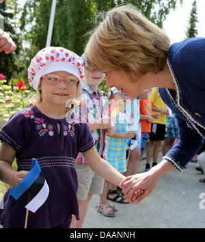 Keila, Estonia, 09 July 2013. Partner of the German President Daniela Schadt visits a the SOS Children's Village in Keila, Estonia, 09 July 2013. Photo: WOLFGANG KUMM/dpa/Alamy Live News Stock Photo