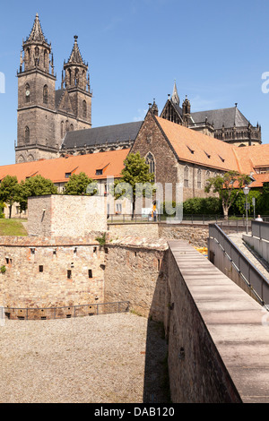 Cathedral with old city fortifications in foreground, Magdeburg, Saxony Anhalt, Germany Stock Photo