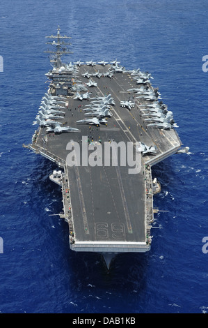 The aircraft carrier USS Dwight D. Eisenhower (CVN 69) transits the Atlantic Ocean. Dwight D. Eisenhower is returning to homepo Stock Photo