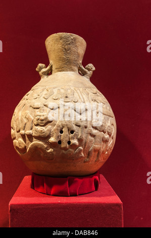 Ancient Pre-Columbian Incan Inca clay pottery vase jug artifact artwork in the Museum of Archaeology Archeology, Trujillo, Peru. Stock Photo