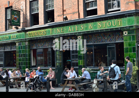 The Exmouth Arms pub in Exmouth Market, Clerkenwell, London, UK. Stock Photo