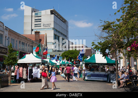 Bromley Charter Market along the High Street and Churchill Theatre Stock Photo