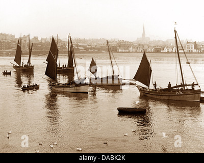 Early 1900s fisherman hi-res stock photography and images - Alamy