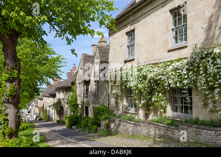Cotswold cottages along The Hill, Burford, Oxfordshire, England, United Kingdom, Europe