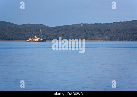 Whaling boat wreck in Princes Royal Harbour, Albany Western Australia Stock Photo