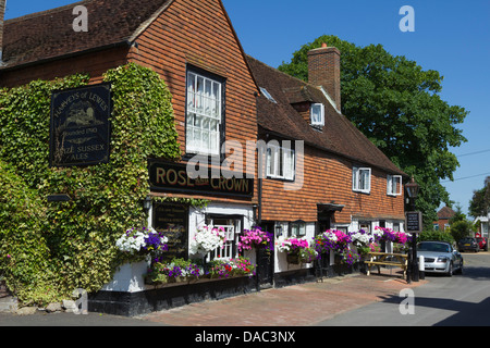 Rose and Crown pub along Ham Lane Stock Photo