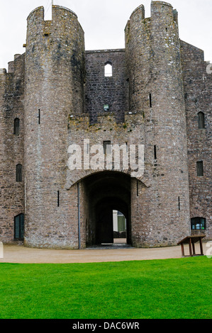 The well fortified main gate and barbican tower as seen from the outer ward, Pembroke Castle Stock Photo