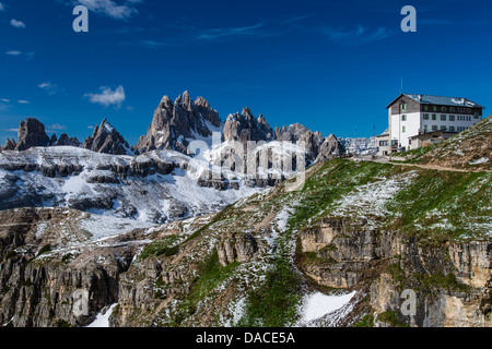 Panoramic view over the Sorapis mountain group and Rifugio Auronzo hut, Dolomites, Veneto, Italy Stock Photo