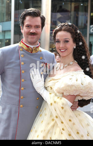 Performing artist Annemieke van Dam is pictured as Empress Elisabeth and Mathias Edenborn as Emperor Franz Josef in the musical 'Elisabeth', picture taken in Cologne, Germany, 22 September 2011. The jubilee tour for the 20th anniversary of the musical starts in October in the Cologne Musical Dome to then visit Frankfurt, Munich, Basel, Essen and Bremen. Photo: Heinz Unger Stock Photo