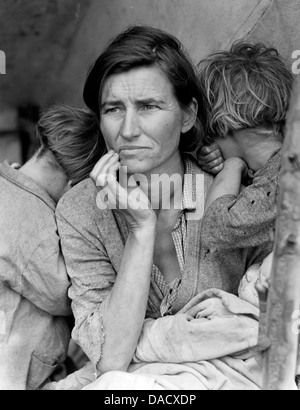 MIGRANT MOTHER 1936. US Photographer Dorothy Lange's image of Florence Owens Thompson. See Description below Stock Photo