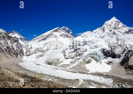 Mount Everest, 8850m, and Nuptse, Khumbu glacier, Solu Khumbu Everest Region, Sagarmatha National Park, UNESCO Site, Nepal Stock Photo