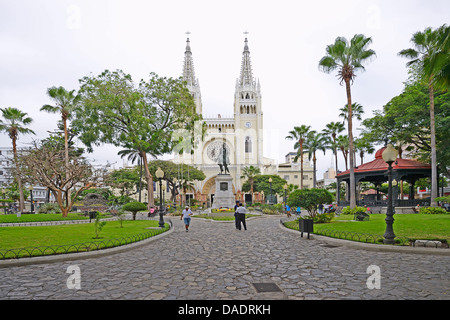 Cathedral Metropolitana and Parque Seminario, Parque de las Iguanas, Ecuador, Guayaquil Stock Photo