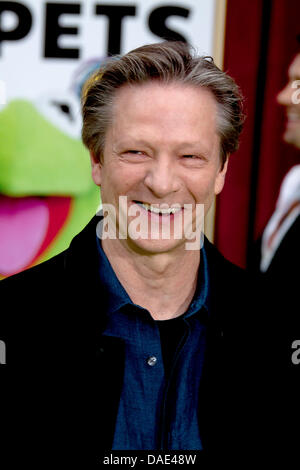 Actor Chris Cooper arrives at the World Premiere of 'The Muppets' at El Capitan Theatre in Los Angeles, USA, on 12 November 2011. Photo: Hubert Boesl Stock Photo