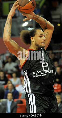 Munich's Chevon Troutman scores during the Basketball Eurocup group match between Bayern Munich and Benetton Treviso at the Audi Dom in Munich, Germany, 15 November 2011. Photo: Frank Leonhardt Stock Photo