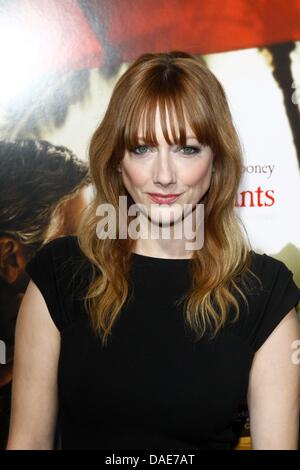 Actress Judy Greer arrives at the Premiere of 'The Descendants' at Samuel Goldwyn Theatre in Beverly Hills, Los Angeles, USA, on 15 November 2011. Photo: Hubert Boesl Stock Photo