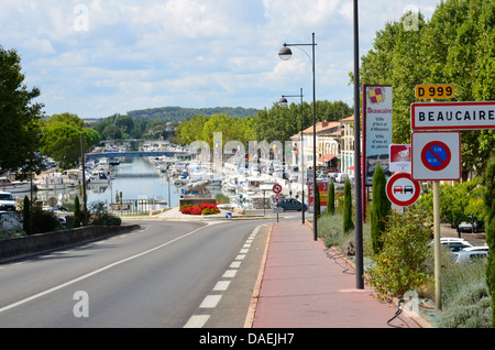 Coming over the Rhone bridge from Tarascon you have a marvellous view to Stock Photo