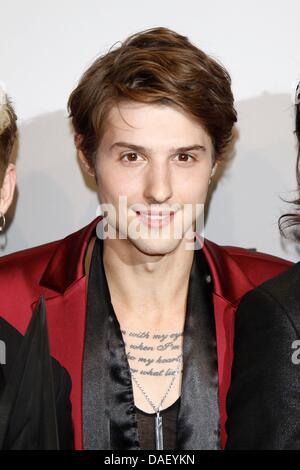 Musicians Ryan Follese of 'Hot Chelle Rae' arrives at the 2011 American Music Awards at Nokia Theatre L.A. Live in Los Angeles, USA, on 21 November 2011. Photo: Hubert Boesl Stock Photo