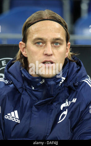 Schalke's goalkeeper Timo Hildebrand is seen prior to the Europa League group J match FC Schalke 04 vs Steaua Bucharest at Arena AufSchalke stadium in Gelsenkirchen, Germany, 01 December 2011. Photo: Friso Gentsch dpa/lnw  +++(c) dpa - Bildfunk+++ Stock Photo