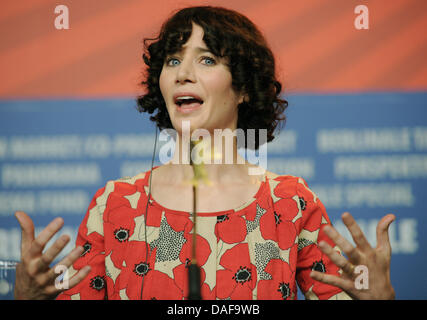 US director Miranda July poses during the photocall for the film 'The Future' during the 61st Berlin International Film Festival in Berlin, Germany, 15 February 2011. The film is shown in the competition of the International Film Festival. The 61st Berlinale takes place from 10 to 20 February 2011. Photo: Hannibal Stock Photo