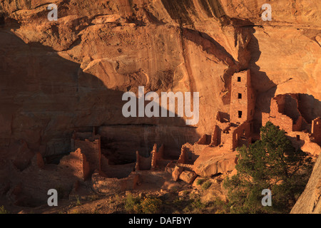 USA, Colorado, Mesa Verde National Park (UNESCO Heritage), Square Tower House dwellings Stock Photo