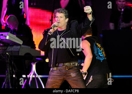 US singer and actor David Hasselhoff performs on stages during his  The Hoff Is Back! 2011 tour in Oberhausen, Germany, 18 February 2011. Photo: Revierfoto Stock Photo