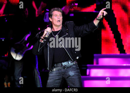 US singer and actor David Hasselhoff performs on stages during his  'The Hoff Is Back! 2011' tour in Oberhausen, Germany, 18 February 2011. Photo: Revierfoto Stock Photo