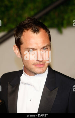 British actor Jude Law arrives for the Vanity Fair Academy Awards Party at Sunset Tower in Los Angeles, USA, 27 February 2011. Photo: Hubert Boesl Stock Photo