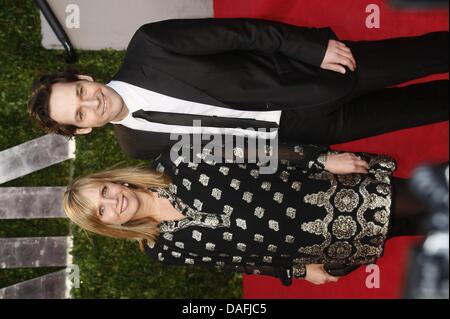 US actor Paul Rudd and his wife Julie Yaeger arrive at the Vanity Fair Oscar Party at Sunset Tower in West Hollywood, Los Angeles, USA, 27 February 2011. Photo: Hubert Boesl Stock Photo