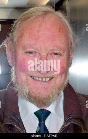 Member of the Irish folk band 'The Dubliners', Sean Cannon, pictured prior to a performance of his band in Hamburg, Germany, 3 December 2011. The Dubliners formed in Dublin in 1962. Photo:  Holger Kasnitz Stock Photo