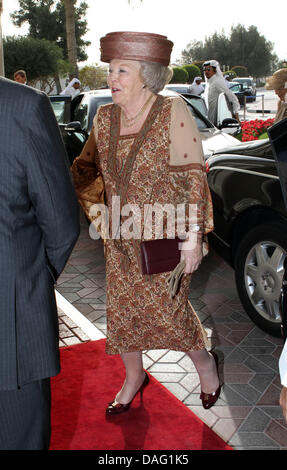 Queen Beatrix visits the Ras Laffan Industrial city (RLIC) and the Shell pearl GTL on the second day of the Dutch royals' state visit to Doha, Qatar, 10 March 2011. Photo: Albert Nieboer  NETHERLANDS OUT Stock Photo